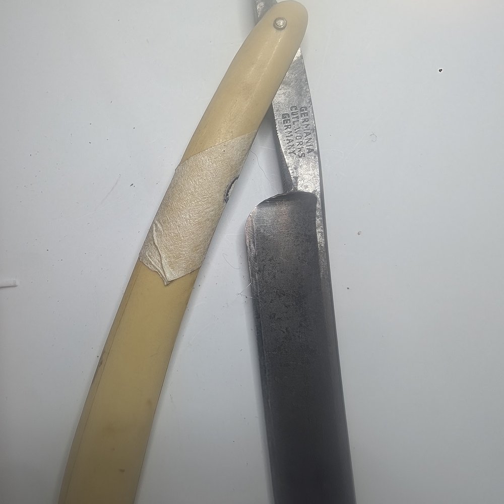Straight Razor with Cream Handle - Picture 3 of 3